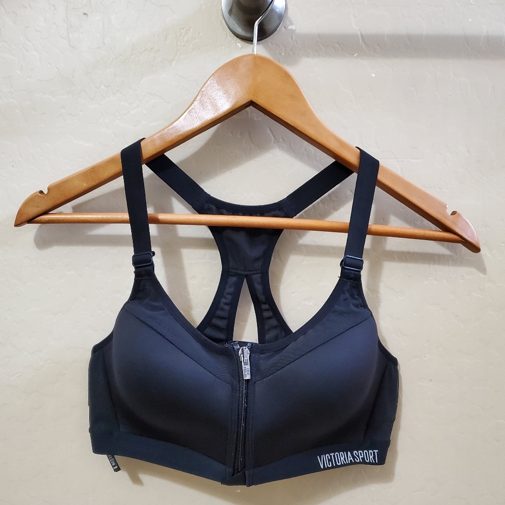 Victoria's Secret VictoriaSport Sports Bra